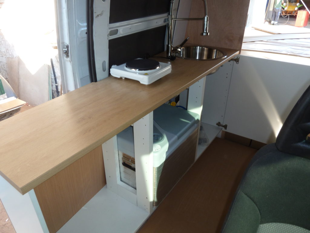 Arbeitsplatte Küche Ikea im Camper Wohnmobil Einbau